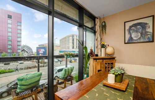 Luxury Huge Modern Open Plan 2Bedroom Flat - Free Private Parking & Balcony located at the OVO Hydro and SEC Centre - Foto 25