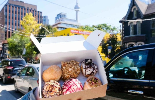 Toronto's Kensington Market Donut Tour - Foto 8