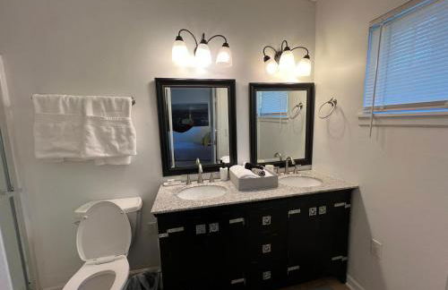 Bright & Comfy 5 star Location Large Deck Oasis - Foto 7