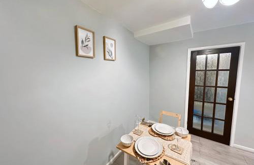 Spacious Luton Airport Accommodation - Perfect for Contractors, Families, Tourists & Long Stays - Foto 10