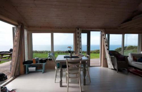 Romantic cliff top chalet at Whitsand Bay beach - Photo 8
