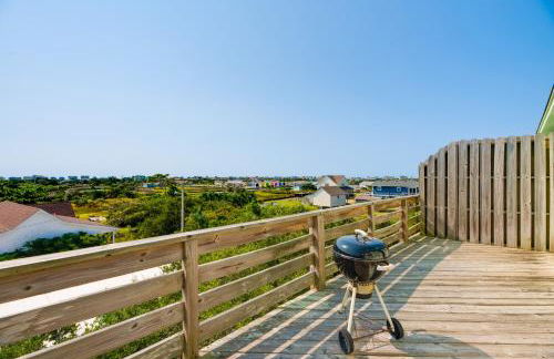 Quiet Hatteras Duplex with Decks about 1 Mile to Beach - Foto 13