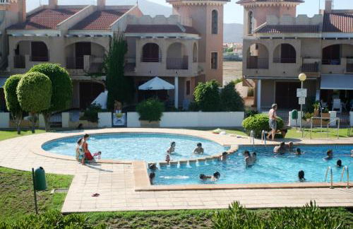 Precioso dúplex con piscina, en 1ª linea de playa - Foto 3