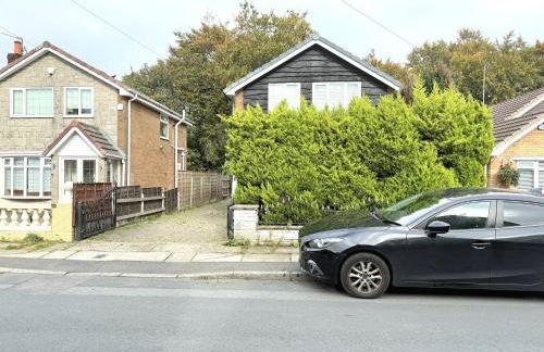 Serene 3-Bedroom Family Rochdale Home with Garden - Foto 37