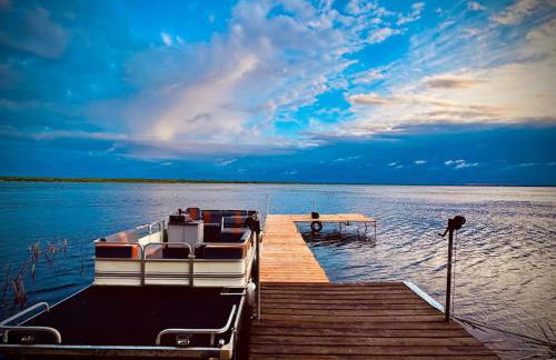 Designer Lake Cabin- HotTub, Sauna & Massage Chair - Foto 3