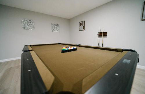 Spacious 5BR 3BA Free Parking Minutes to DC with Pool - Foto 4