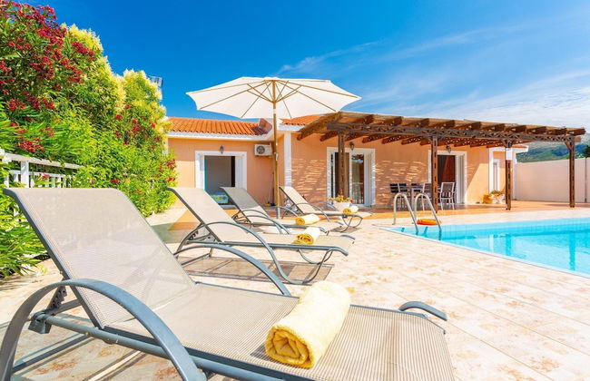 Villa Peach Large Private Pool Walk to Beach Sea Views A C Wifi Car Not Required - 2181 - Foto 38