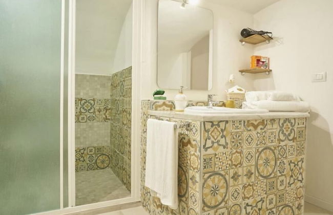 Donna Mariella - Photo 13