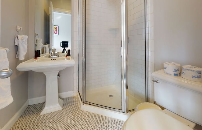 Maverick Suites at 400 Columbus Ave - Foto 79