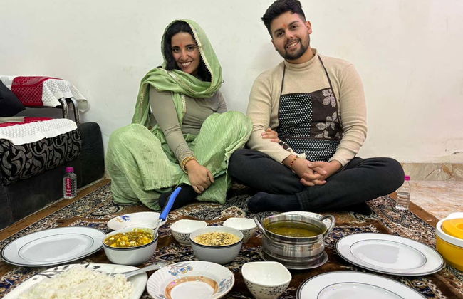 Clase de cocina y comida con una familia india - Foto 1