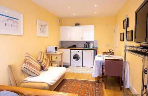 London VEGETARIAN Smoke & Pet Free En-suite with EV parking - Foto 31