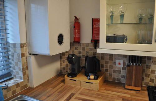 Cozy & Self Contained Garden Bungalow - Foto 17