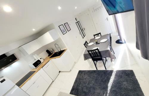 Magnifique logement indépendant "Les Coquelicots", terrasse proche des plages et Montpellier - Foto 9