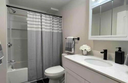 Downtown Nola 2bd 2bth Condo - Photo 8