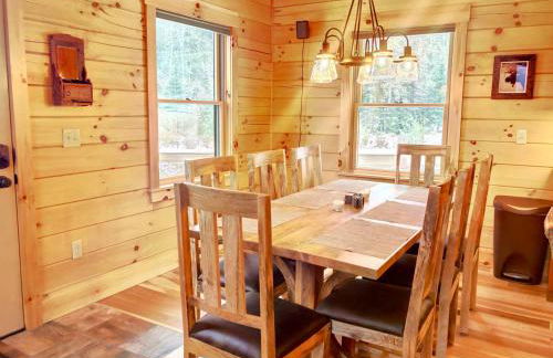 UV Log home with direct Cannon Mountain views Minutes to attractions Fireplace Pool Table AC - Foto 35