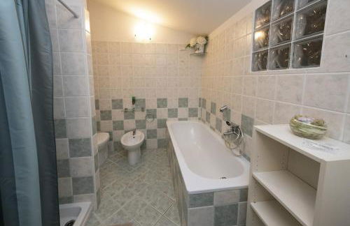 Amazing Serenity Flat for 7, AC, historic center - Foto 29