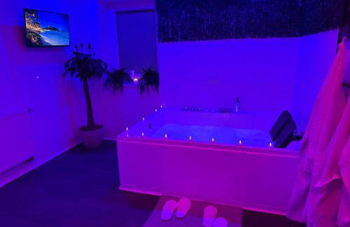 Wood Spa Wellness Apartment mit Whirlpool & Sauna - Foto 1