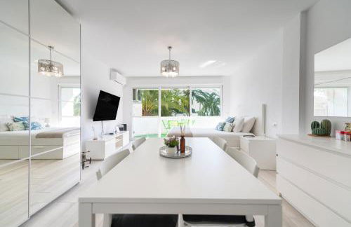 Moderno estudio y piscina a 50 metros de la playa - Photo 2