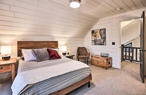 Enchanting Forested Cabin with Fire Pit and Grill - Foto 17