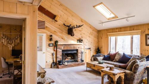 Wine Moose w Hot tub Fireplace Sauna 9min to Mt Snow - Foto 2