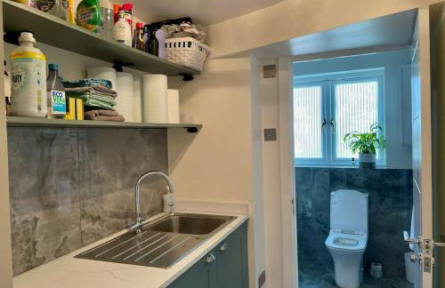 Gorgeous 4 bedroom Townhouse - Photo 27