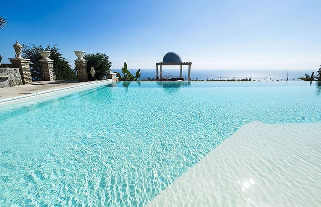 Exclusive Villa With Panoramic Swimming Pool and Hot Tub, Near the Sea - Foto 15