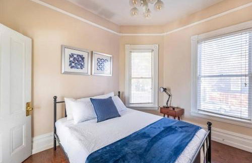A+ 2 BR Victorian Home away from Home - Foto 13