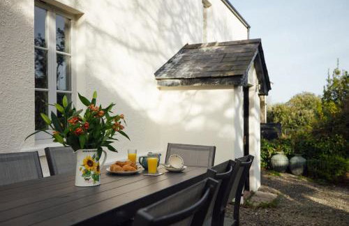 Farmhouse Charm with Modern Style in Pembrokeshire - Foto 24