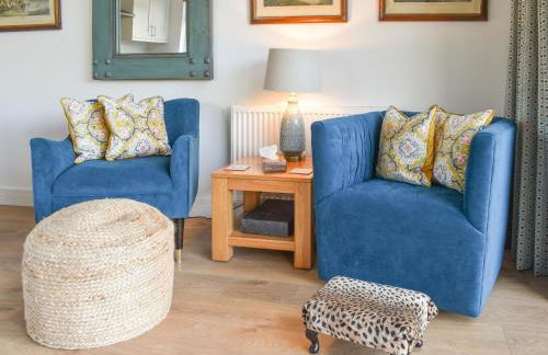 South Downs Lodge - Photo 3