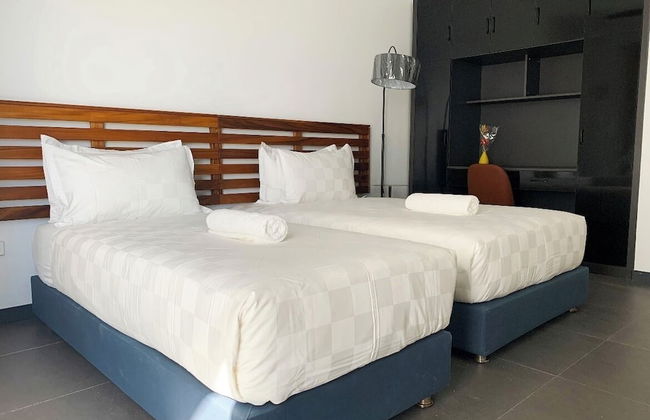 Lake Side Deluxe Villa - Photo 5