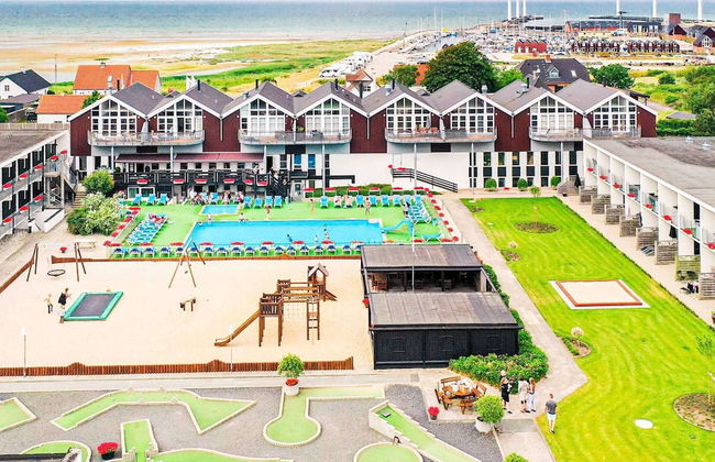 4 Person Holiday Home on Holiday Park in Glesborg - Foto 1