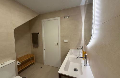 H2M Postigo Duplex terrace 2 bathrooms, Smart TV, Oven - Photo 25