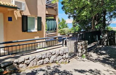 Lukovo Seafront Apartments - Photo 21