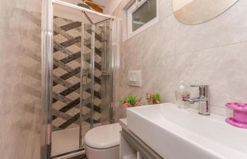 Cozy Home In Gornje Rastane - Foto 33