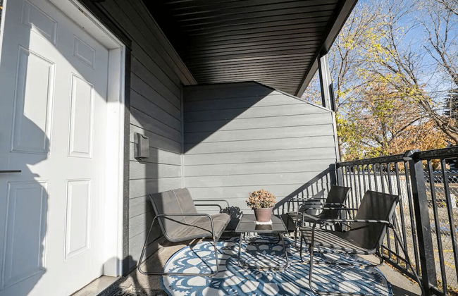 Stunning Home - Photo 17