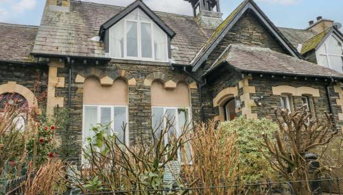 School Cottage - Photo 2