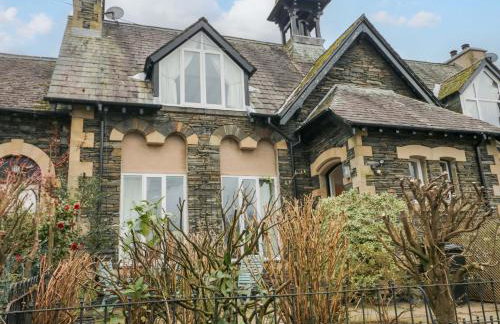 School Cottage - Photo 3