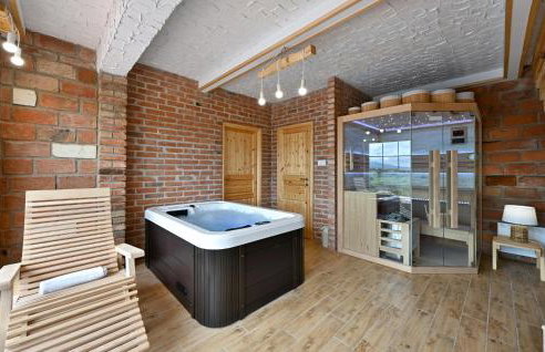 3 Bedroom Lovely Home In Jelenscak - Foto 8