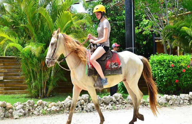 Paseo en Buggy y a Caballo en Bavaro Adventure Park - Foto 1