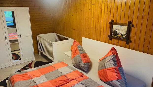 Peaceful Forest Getaway - Photo 4, Room