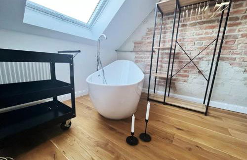 Ferienloft Ottos Werkstatt mit Saunafass - Foto 1