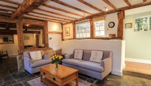 April Cottage - Photo 5