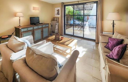 2 Bedroom Awesome Home In Saint-Laurent-De-La-Ca - Foto 2