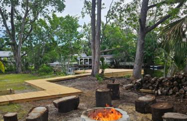 Fun, relaxing, charming retreat - Photo 5