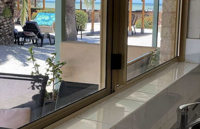 Shark Bay Seafront Apartments - Photo 30