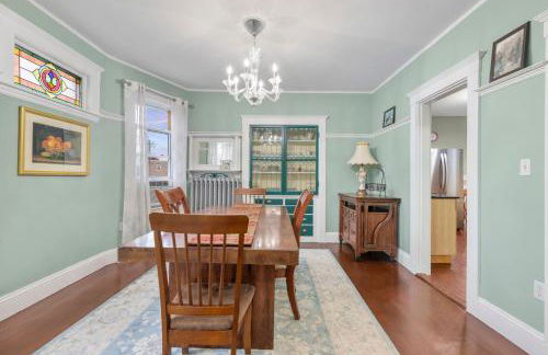 Bright & Spacious 3BR, Mins from Downtown, Easy to Gillette, Parking - Foto 16