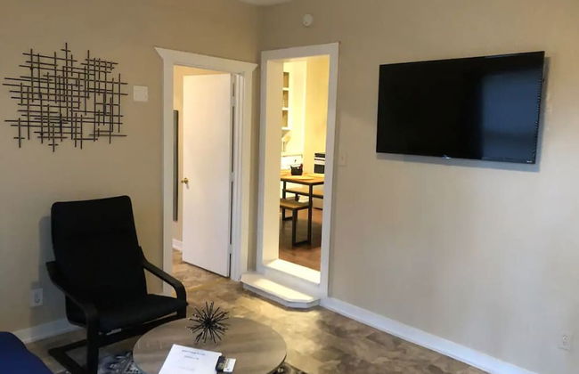 Cozy Downtown Guest House 2br/1ba Sleeps 8 - Foto 1