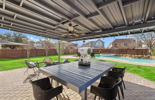 Stylish Spacious Convenient - 6-BD 2 5-BA + Pool - Foto 2