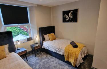 Townhouse - 6 Bed Hot Tub House - Photo 25