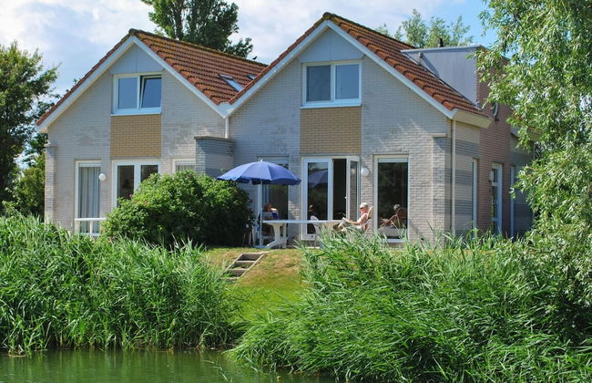 Holiday Home on the Water in Friesland - Foto 26